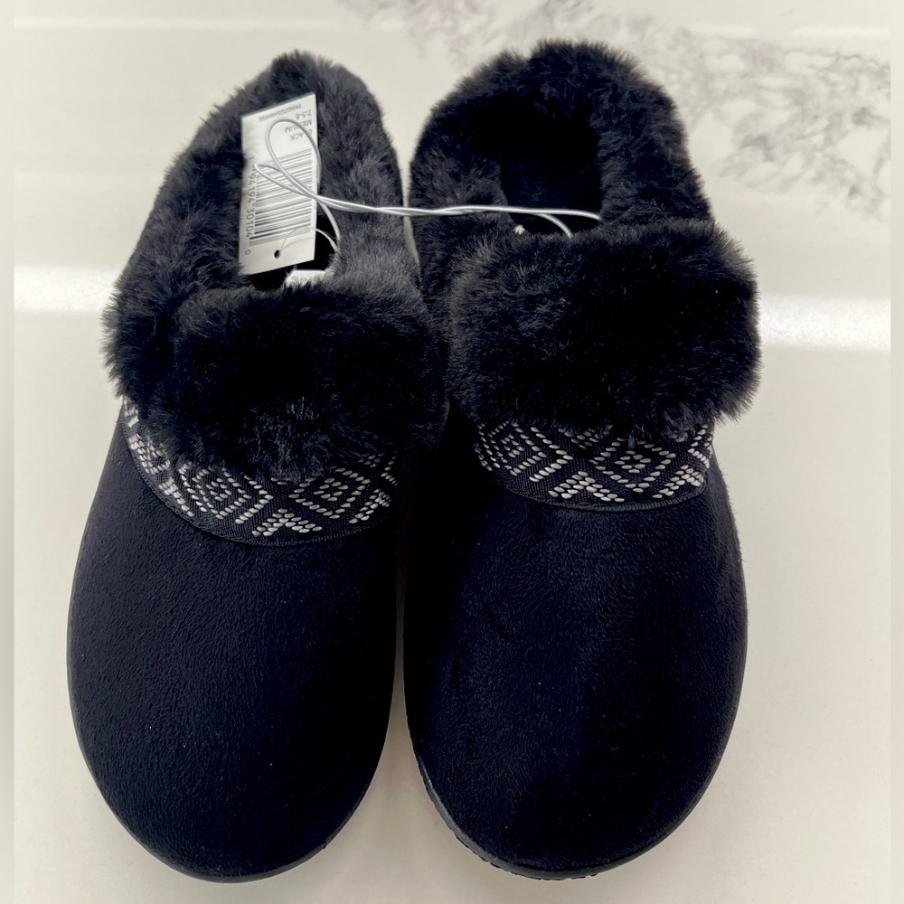 Black Ladies Isotoner Memory Foam Slippers
